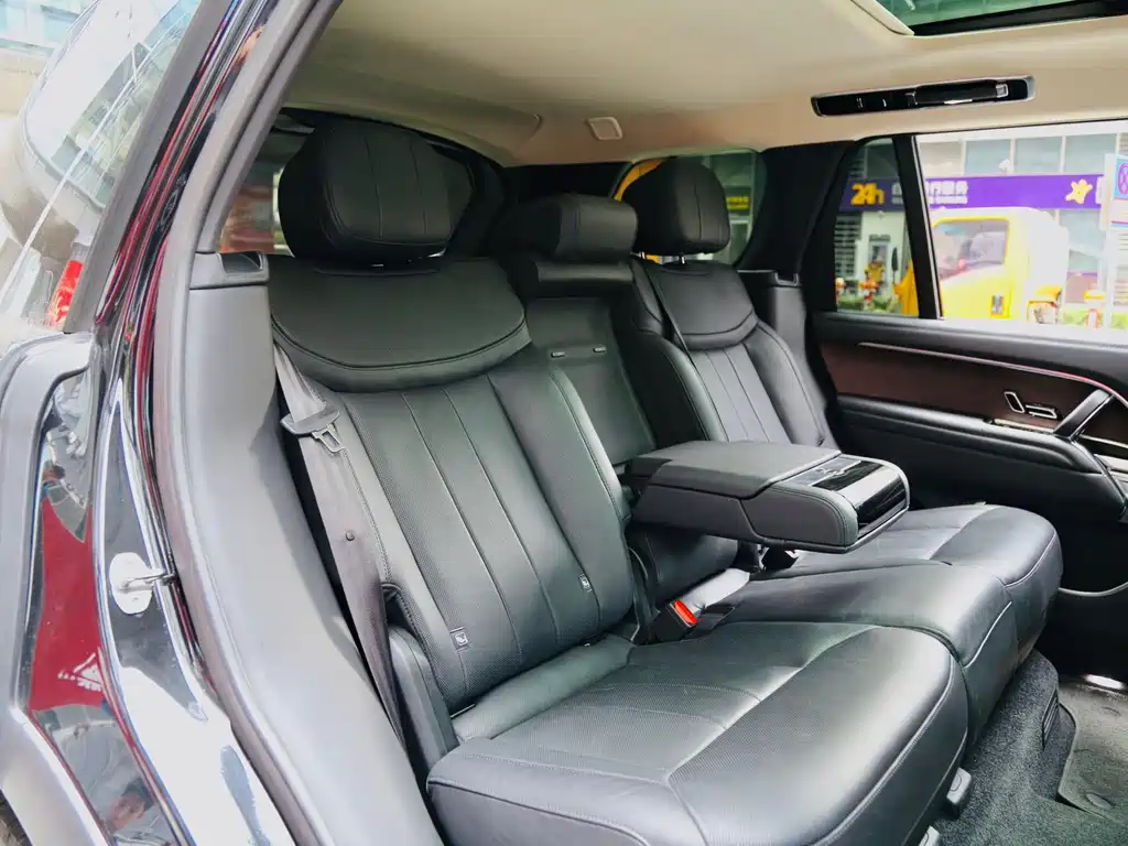 Range Rover 2023 3.0 L6 400PS Extended Edition купить на сайте DeffCars