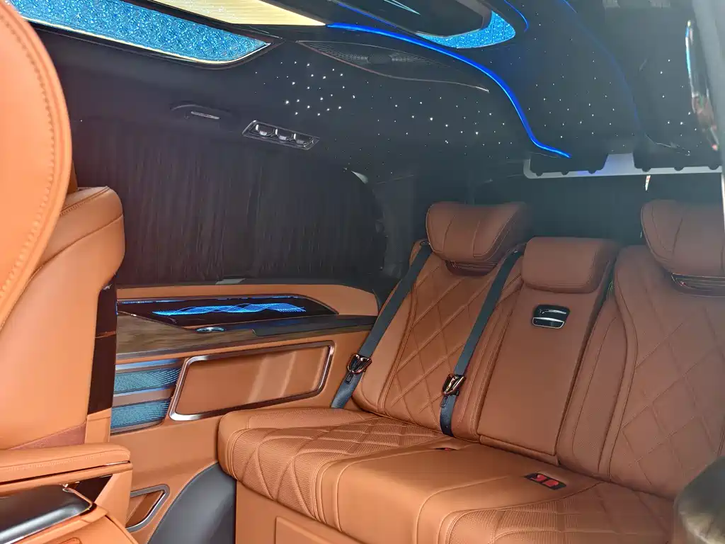 Vito 2024 2.0T Business Edition 7 seats купить на сайте DeffCars
