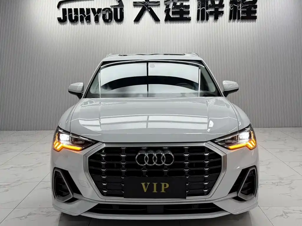 Audi Q3 2022 35 TFSI aggressive and dynamic купить на сайте DeffCars
