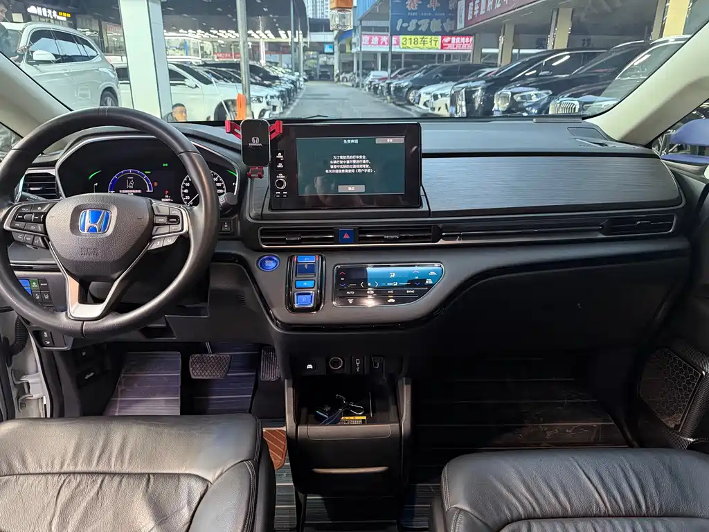 Alison 2022 2.0L e:HEV Deluxe Edition купить на сайте DeffCars