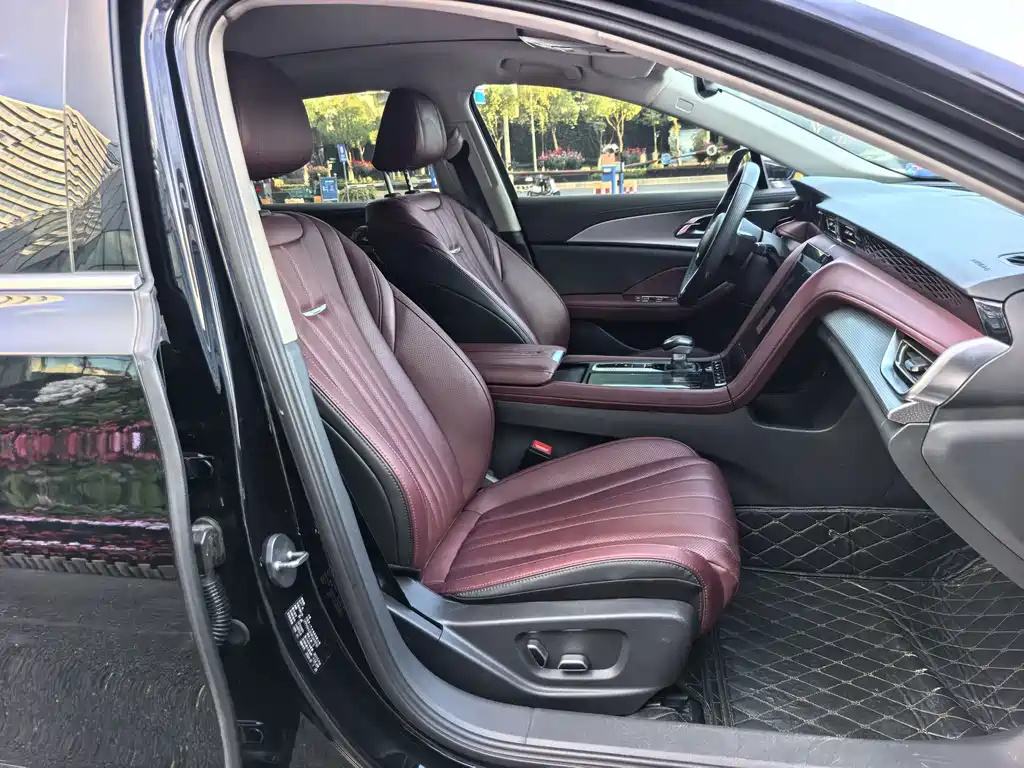 Hongqi H5 2024 1.5T DCT Zhilian Qiyun Edition купить на сайте DeffCars