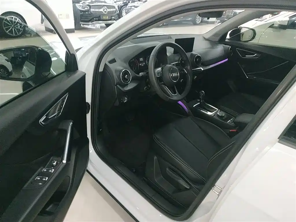 Audi Q2L 2018 35 TFSI launches exclusive version, National VI купить на сайте DeffCars