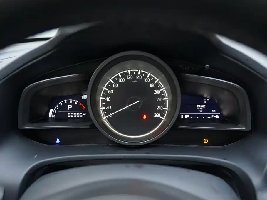 Mazda CX-4 2020 2.0L automatic two-wheel drive Blue Sky Vibrant Edition купить на сайте DeffCars
