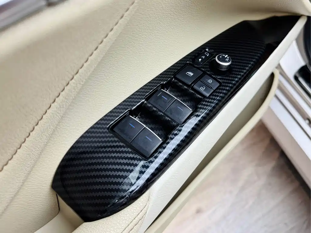 Camry 2021 2.5G Deluxe Edition купить на сайте DeffCars
