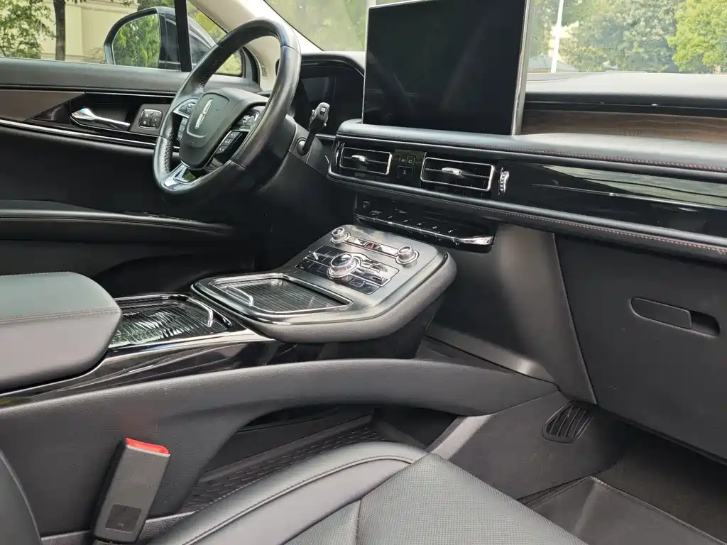 Voyager 2021 2.0T four-wheel drive elegant version купить на сайте DeffCars