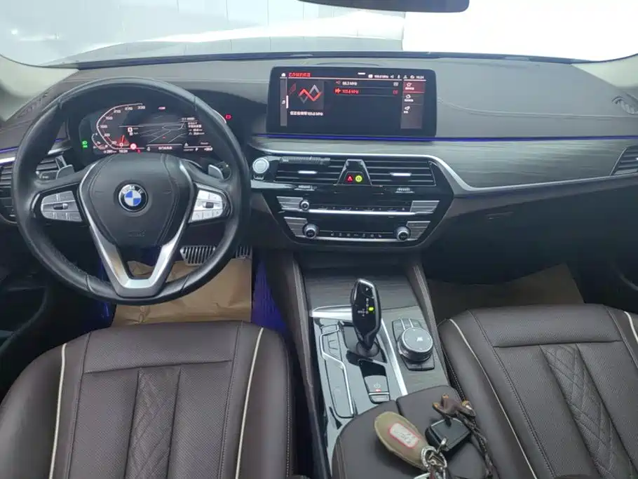 BMW 5 Series 2023 530Li Leading Luxury Package купить на сайте DeffCars