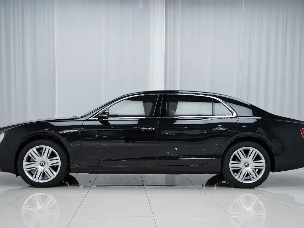 Flying Spur 2017 4.0T V8 Standard Edition купить на сайте DeffCars