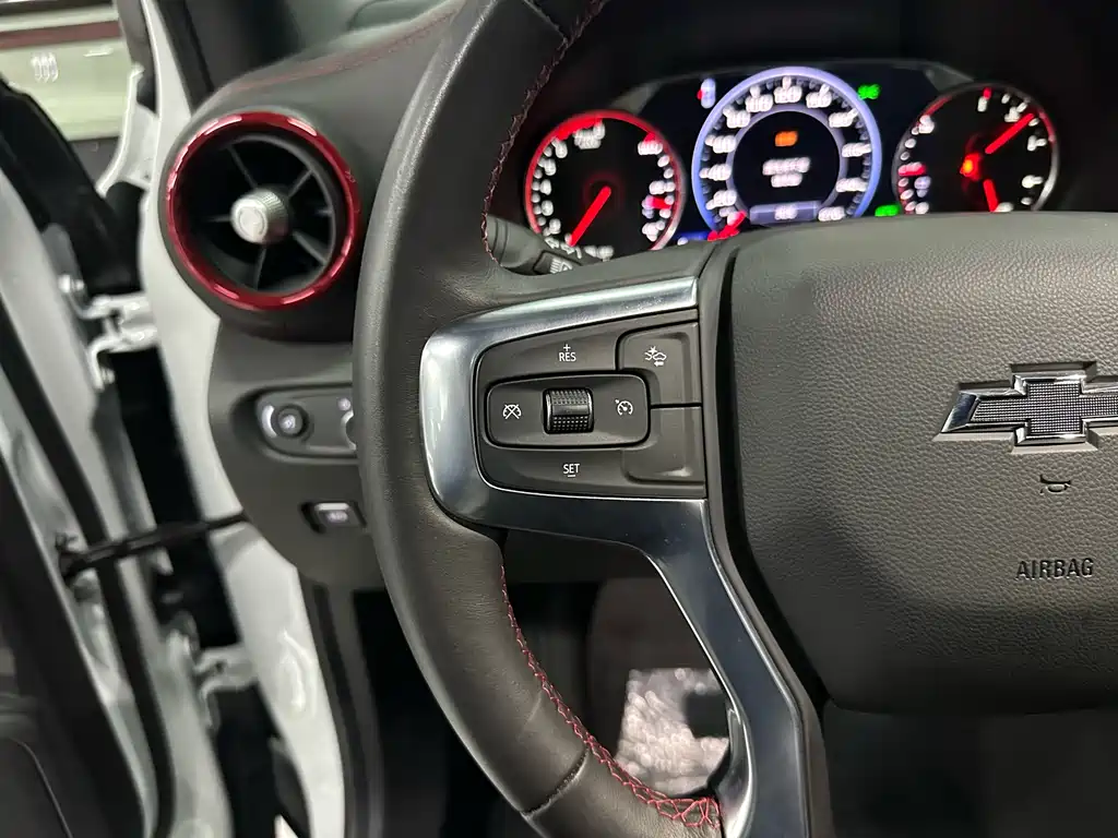 Trailblazer 2023 light hybrid 650T Redline Ting version купить на сайте DeffCars