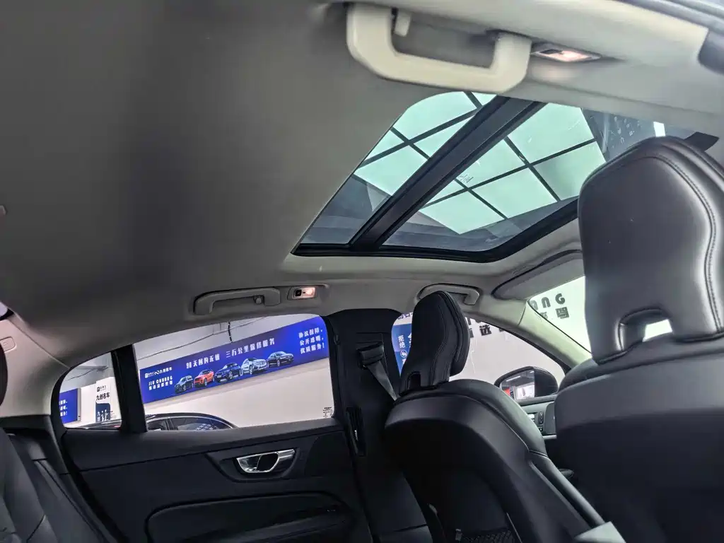 Volvo S60 2020 T4 Zhiyi Luxury Edition купить на сайте DeffCars