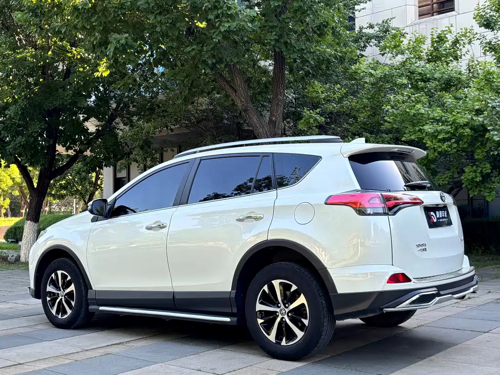RAV4 Rongfang 2016 2.0L CVT two-wheel drive fashion version National V купить на сайте DeffCars