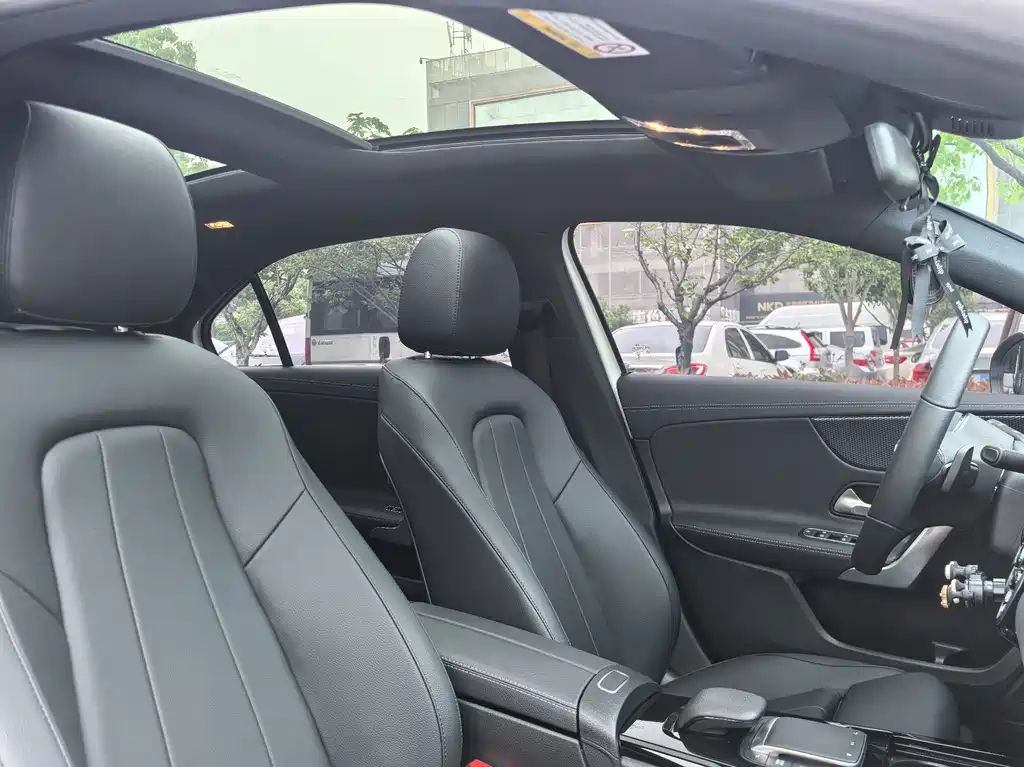 Mercedes-Benz A-Class 2023 A 200 L Dynamic купить на сайте DeffCars