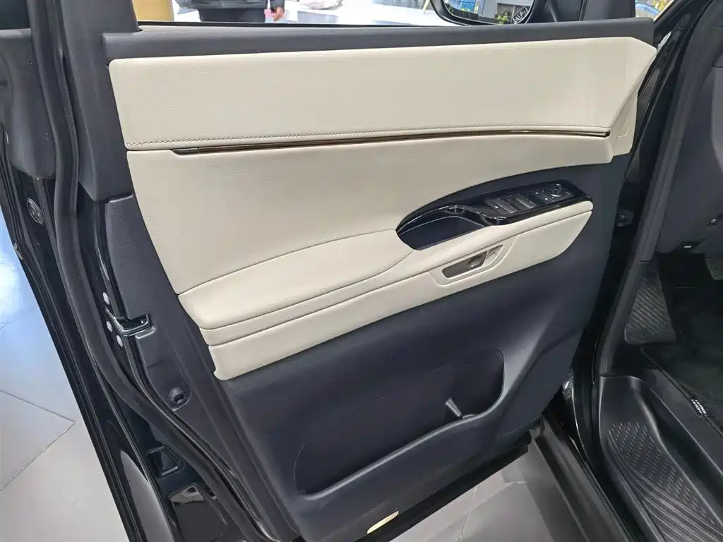 Lexus LM 2023 500h six-seater premium version купить на сайте DeffCars