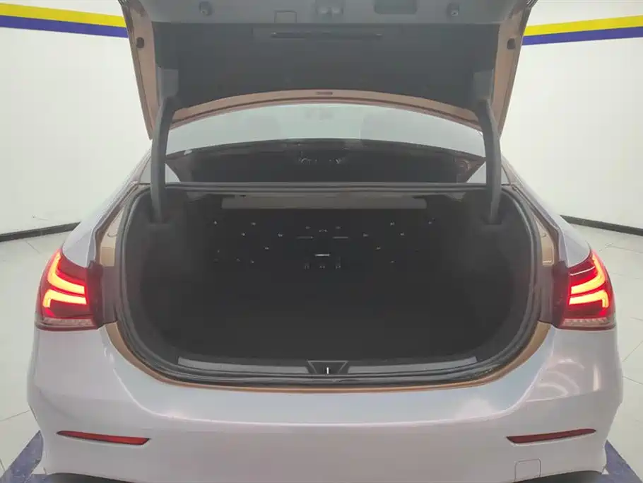 Mercedes-Benz A-Class 2022 Facelift A 200 L Sports Sedan Fashionable купить на сайте DeffCars