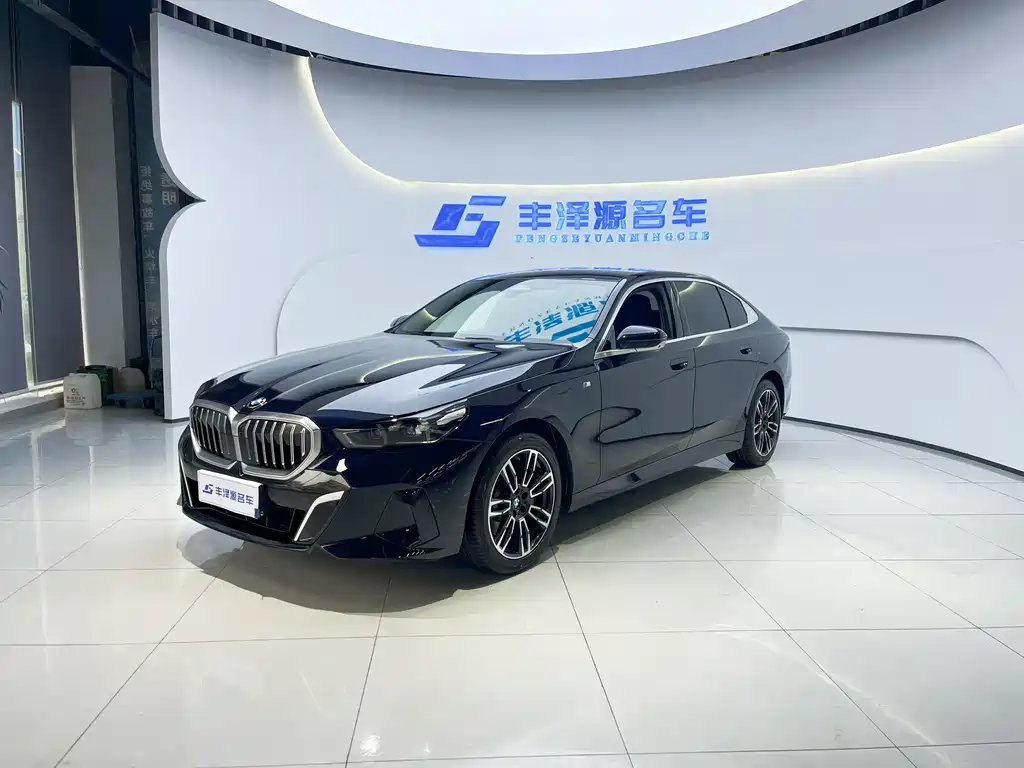 BMW 5 Series 2025 530Li Leading M Sports Package купить на сайте DeffCars