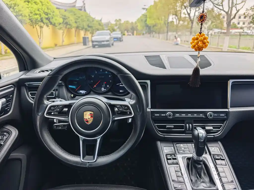 Macan 2018 Macan 2.0T купить на сайте DeffCars