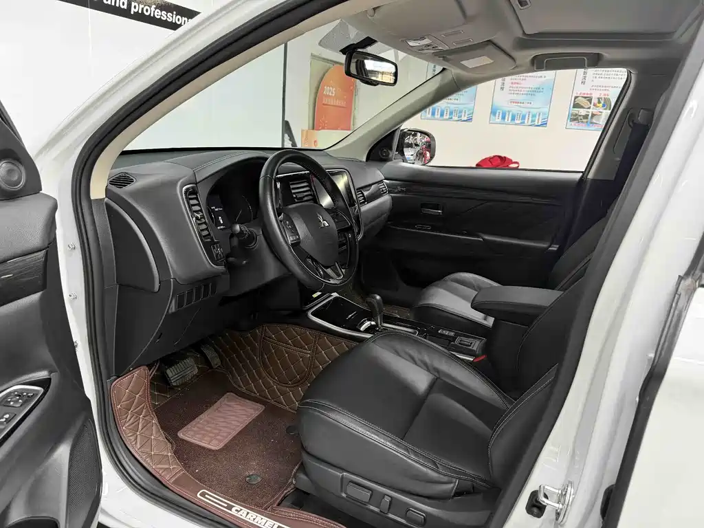 Outlander 2019 2.0L 2WD Enjoyable Edition 5 seats National V купить на сайте DeffCars