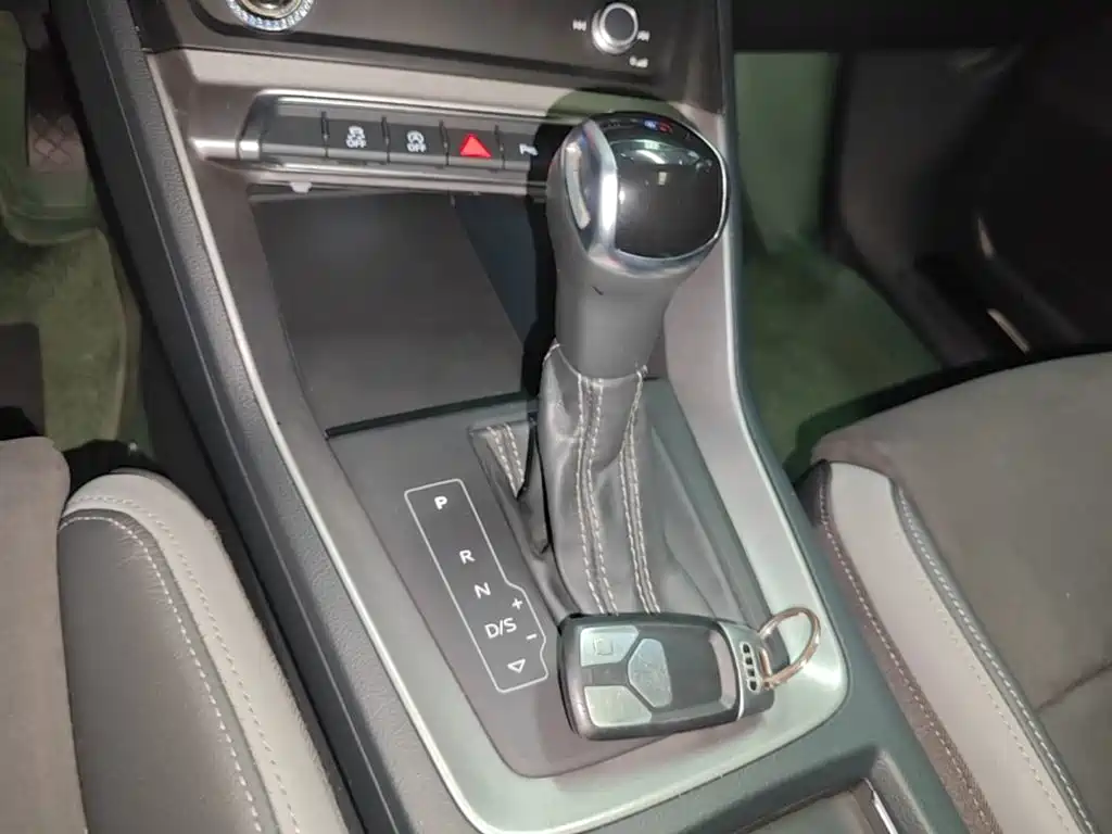 Audi Q3 2021 35 TFSI aggressive and dynamic купить на сайте DeffCars