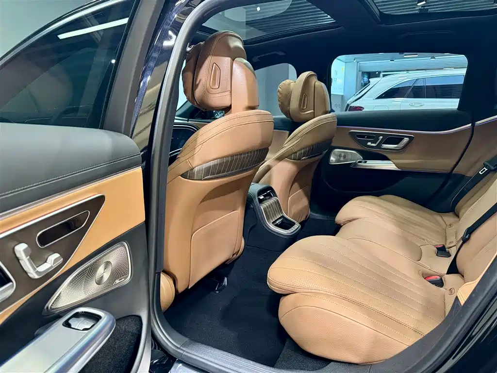 Mercedes-Benz E-Class 2024 E 300 L Luxury Model купить на сайте DeffCars