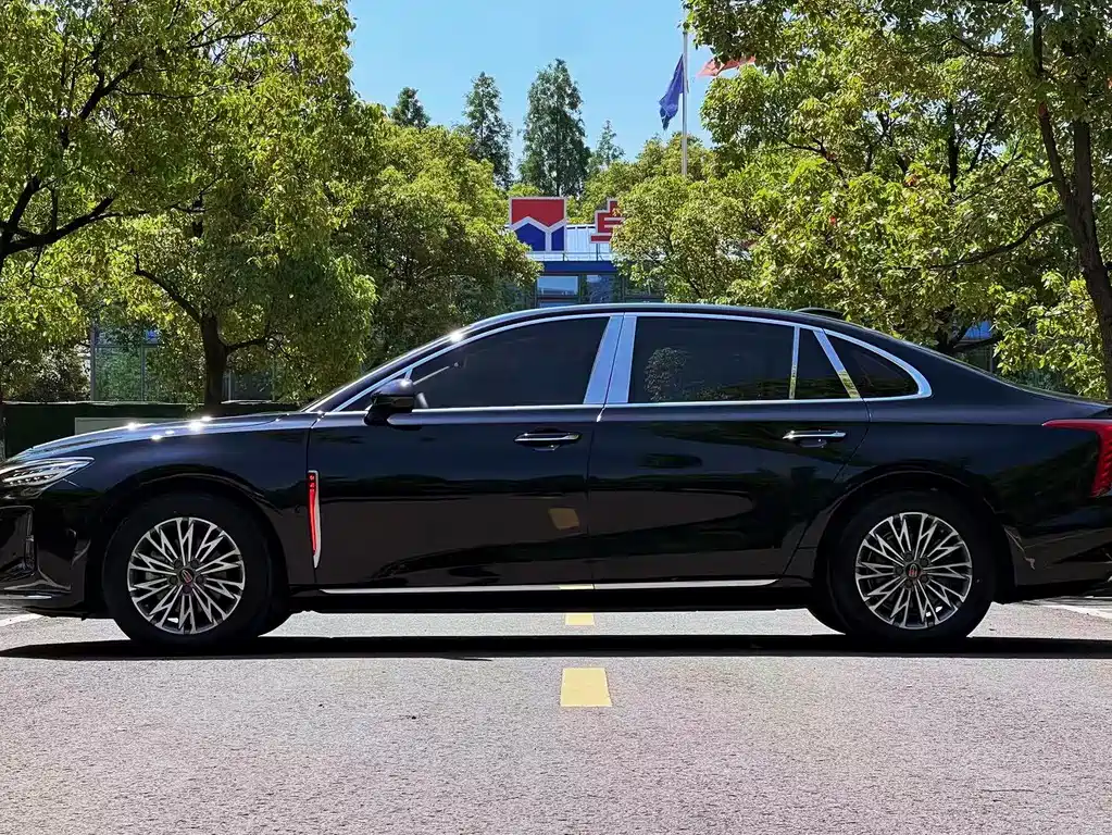 Hongqi H5 2024 1.5T HEV Zhilian Qiyun Edition купить на сайте DeffCars