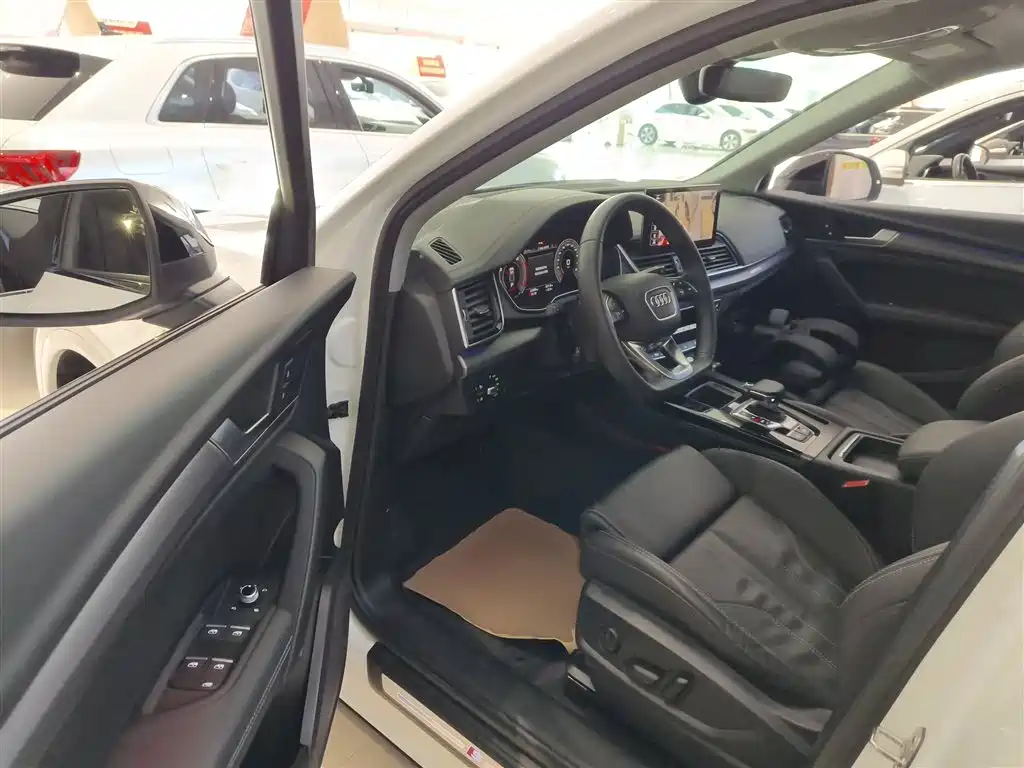 Audi Q5L 2022 facelift 40T luxury and dynamic model купить на сайте DeffCars