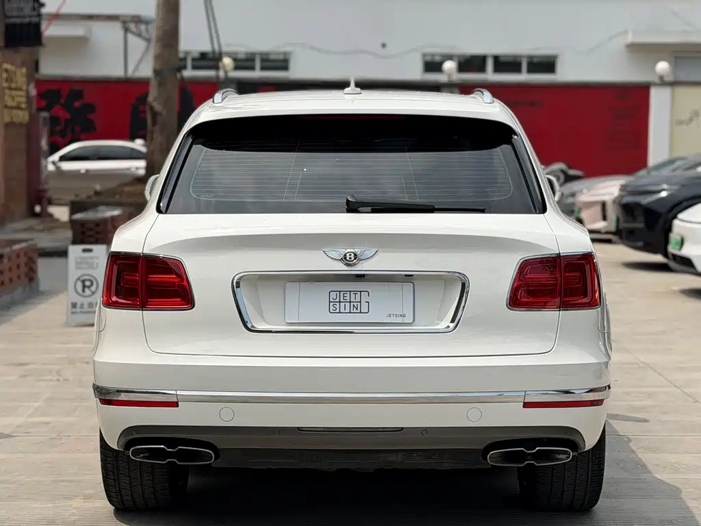 Bentayga 2018 4.0T V8 купить на сайте DeffCars