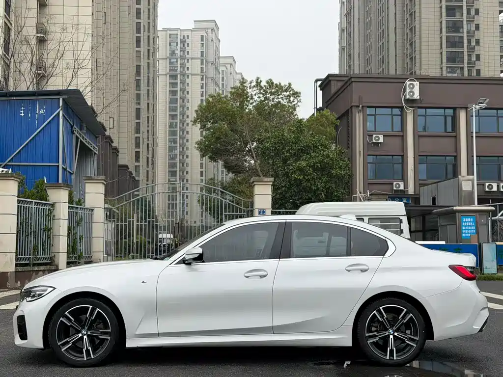 BMW 3 Series 2022 325i M Sports Package купить на сайте DeffCars