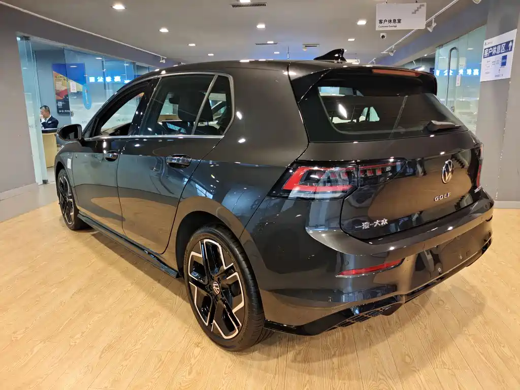 Golf 2025 300TSI R-Line купить на сайте DeffCars