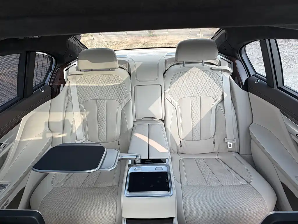 BMW 7 Series 2016 750Li xDrive four-seat version купить на сайте DeffCars
