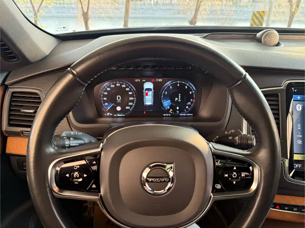 Volvo XC90 2021 B5 Smart Deluxe Edition 5-seater купить на сайте DeffCars