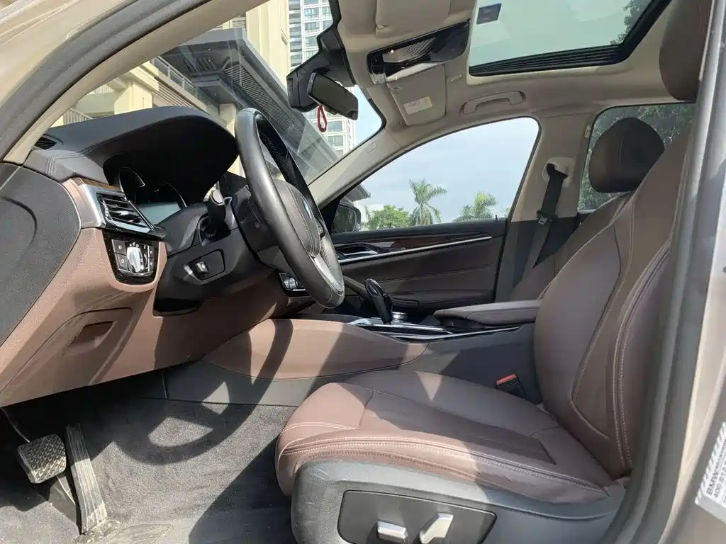 BMW 5 Series 2018 525Li Luxury Package купить на сайте DeffCars