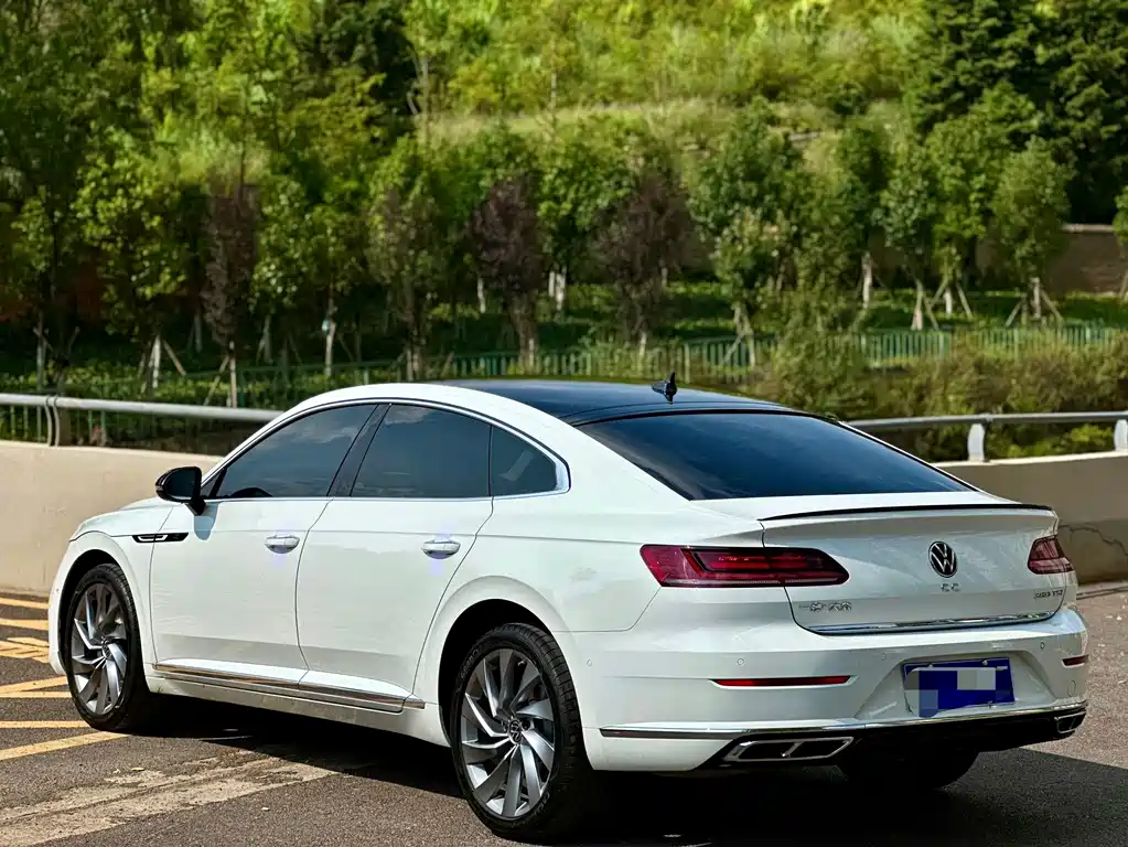 FAW-Volkswagen CC 2021 380TSI eye-catching version купить на сайте DeffCars