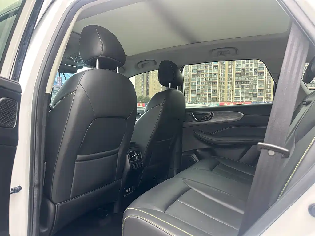 Roewe RX5 2023 PLUS 330TGI Automatic Trend Smart Enjoyment Edition купить на сайте DeffCars