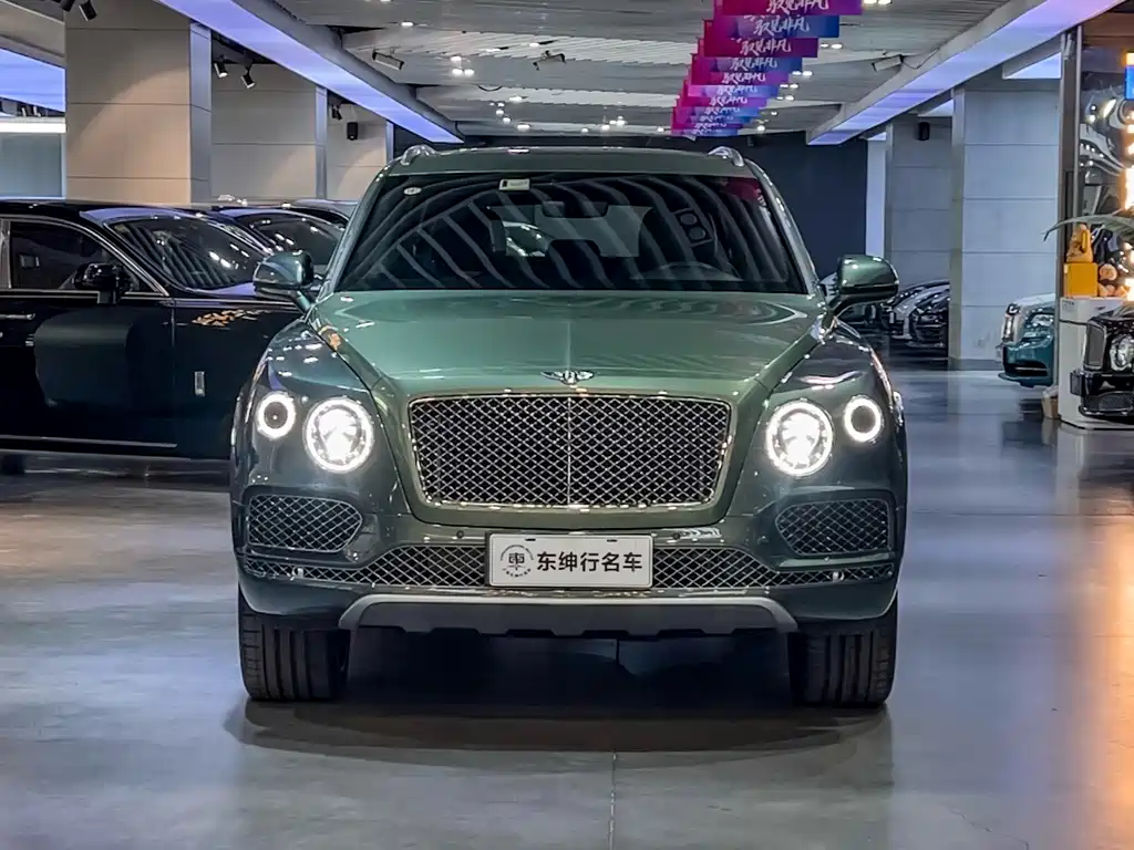 Bentayga 2017 6.0T Standard Edition купить на сайте DeffCars