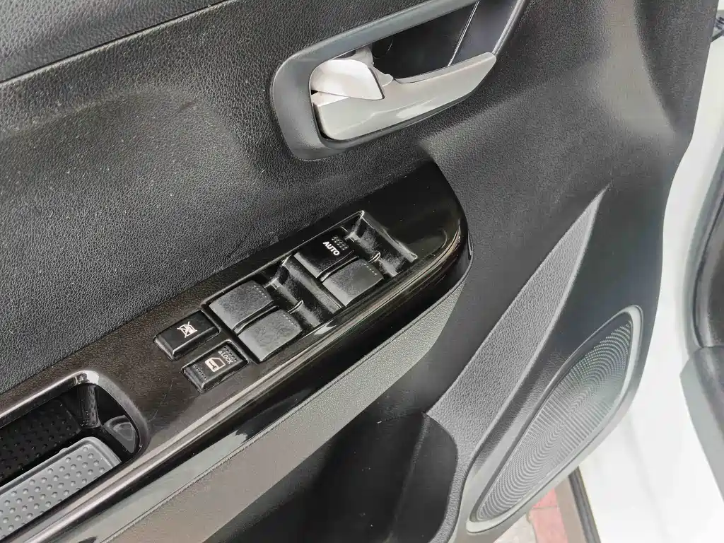 SWM X3 2020 1.5L manual fashion type 7 seats купить на сайте DeffCars