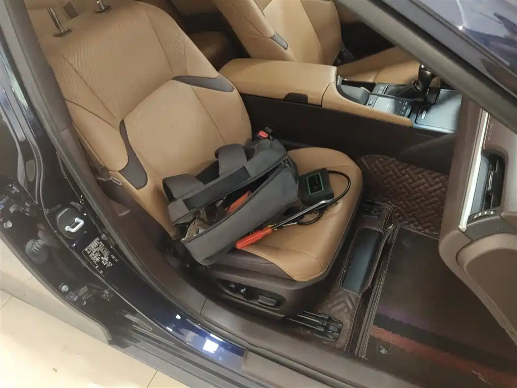 Lexus ES 2020 200 Excellence Edition купить на сайте DeffCars