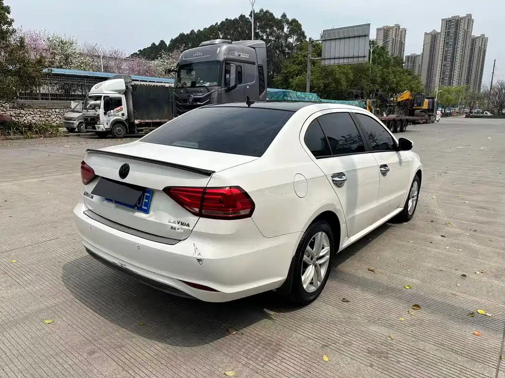Lavida 2019 1.5L Manual Fashion Edition National VI купить на сайте DeffCars