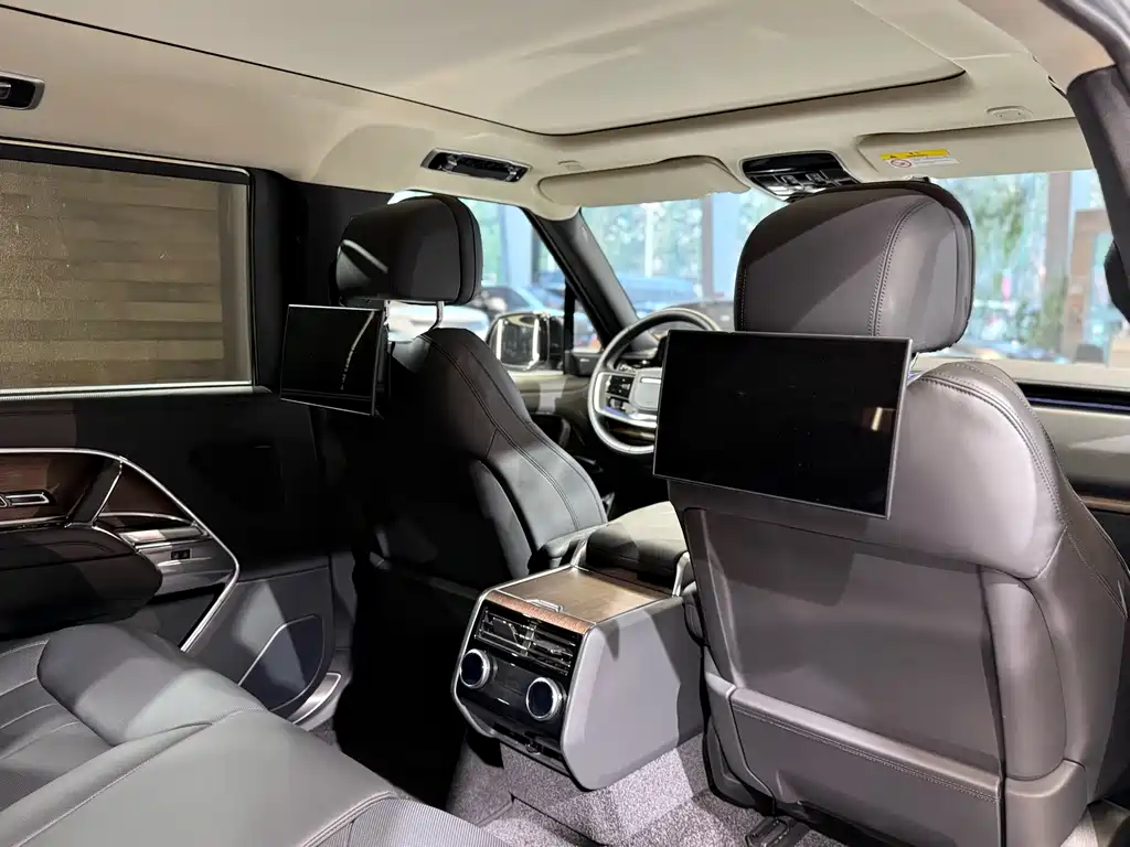 Range Rover 2024 3.0 L6 400PS Extended Edition купить на сайте DeffCars