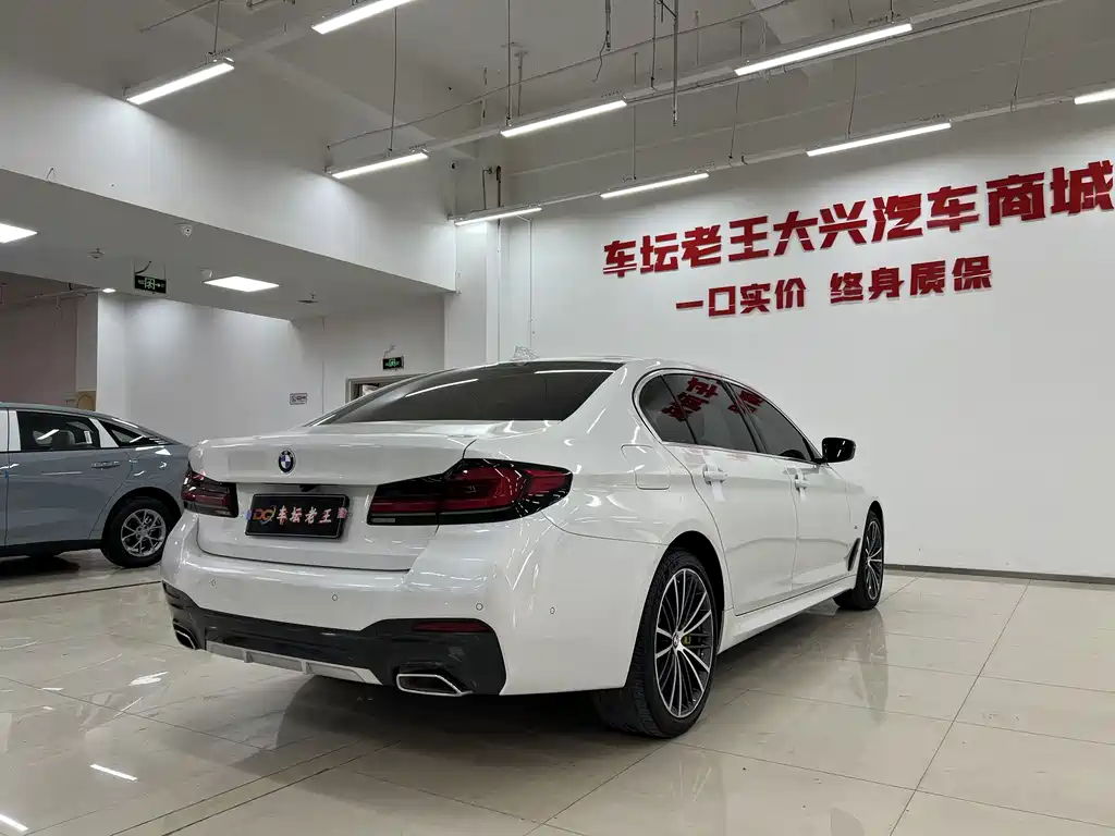 BMW 5 Series 2021 530Li Leading M Sports Package купить на сайте DeffCars