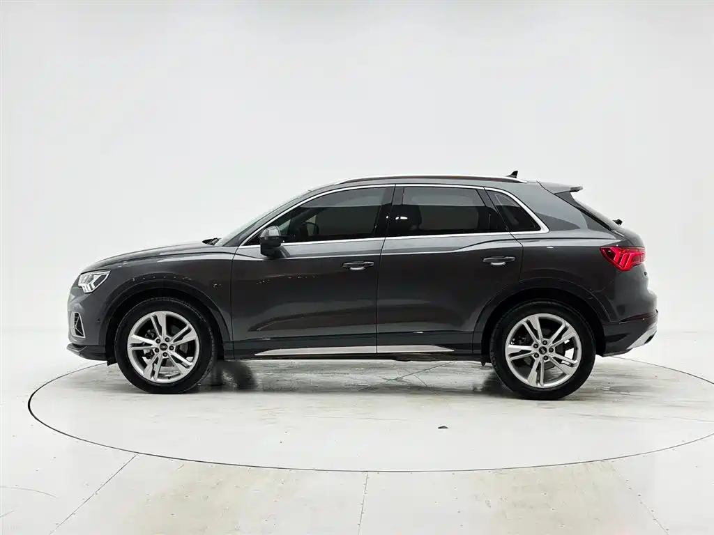 Audi Q3 2022 35 TFSI Fashionable and Elegant купить на сайте DeffCars