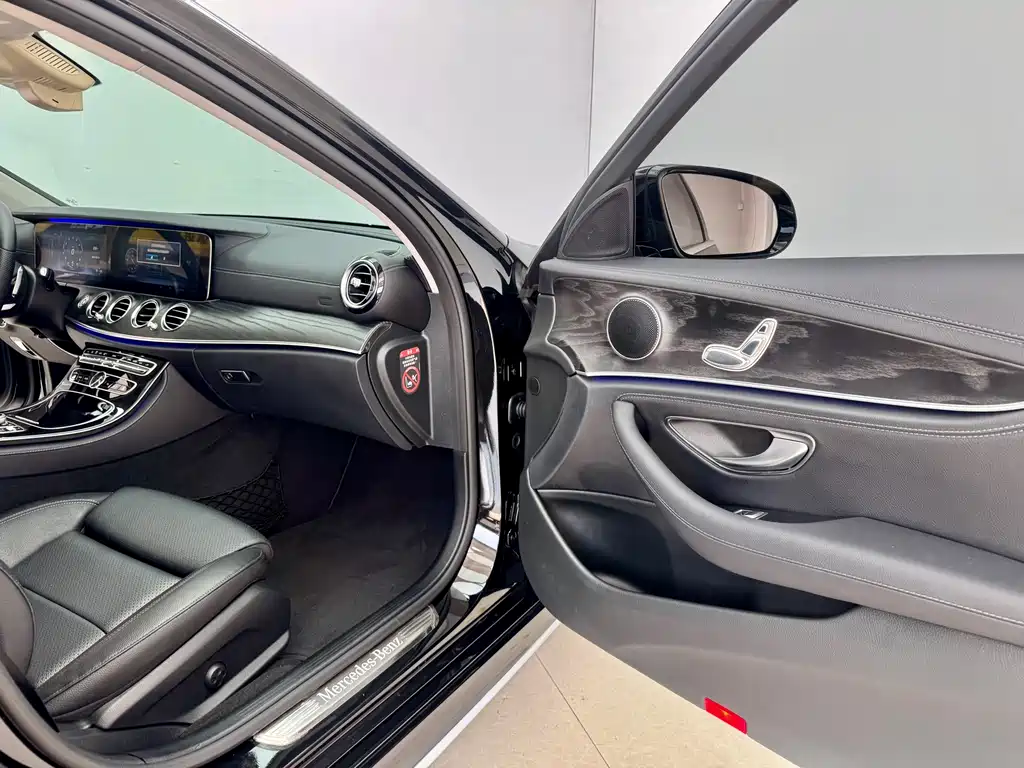 Mercedes-Benz E-Class 2016 E 200 L Sports купить на сайте DeffCars