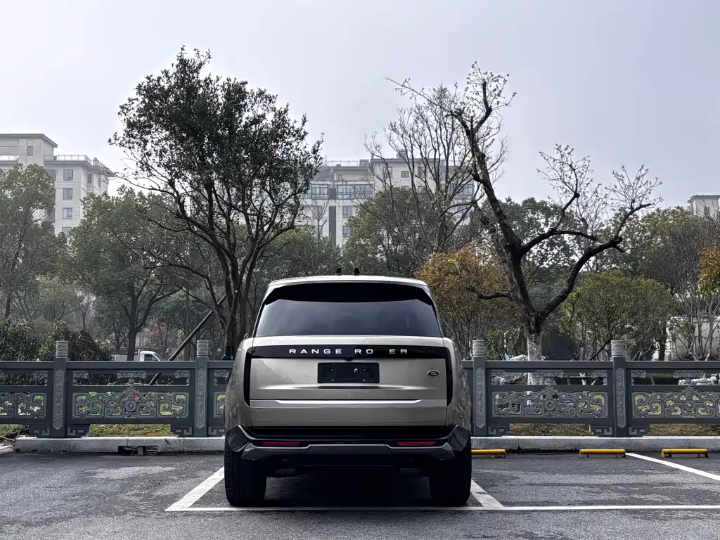 Range Rover 2024 3.0 L6 400PS Genesis Extended Edition купить на сайте DeffCars