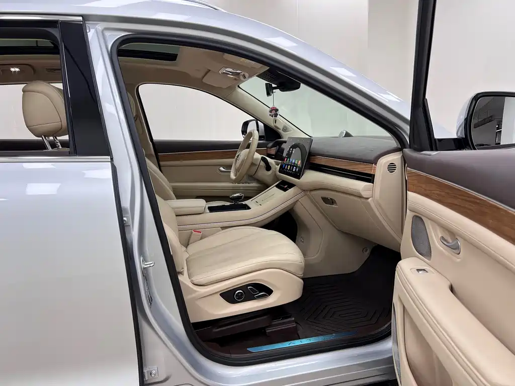 Wenjie M7 2024 1.5T rear drive Plus version 5 seats купить на сайте DeffCars