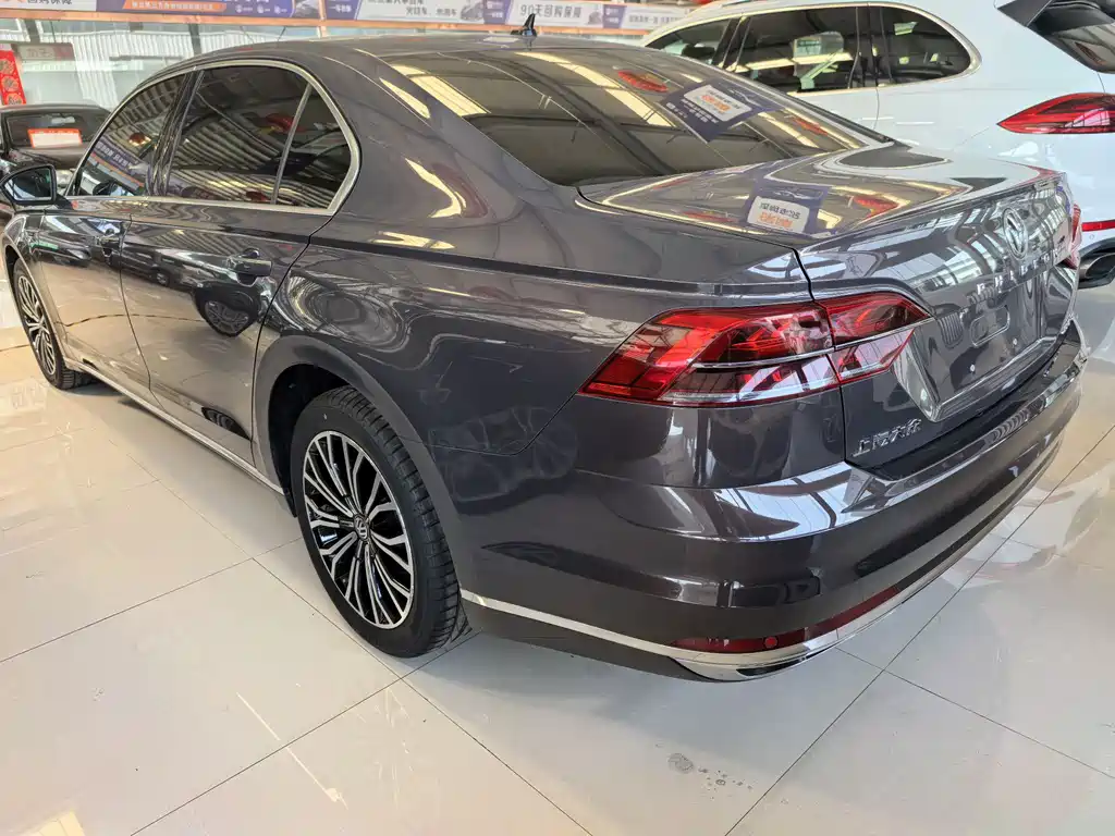 Huiang 2019 380TSI 2WD Business Edition National V купить на сайте DeffCars