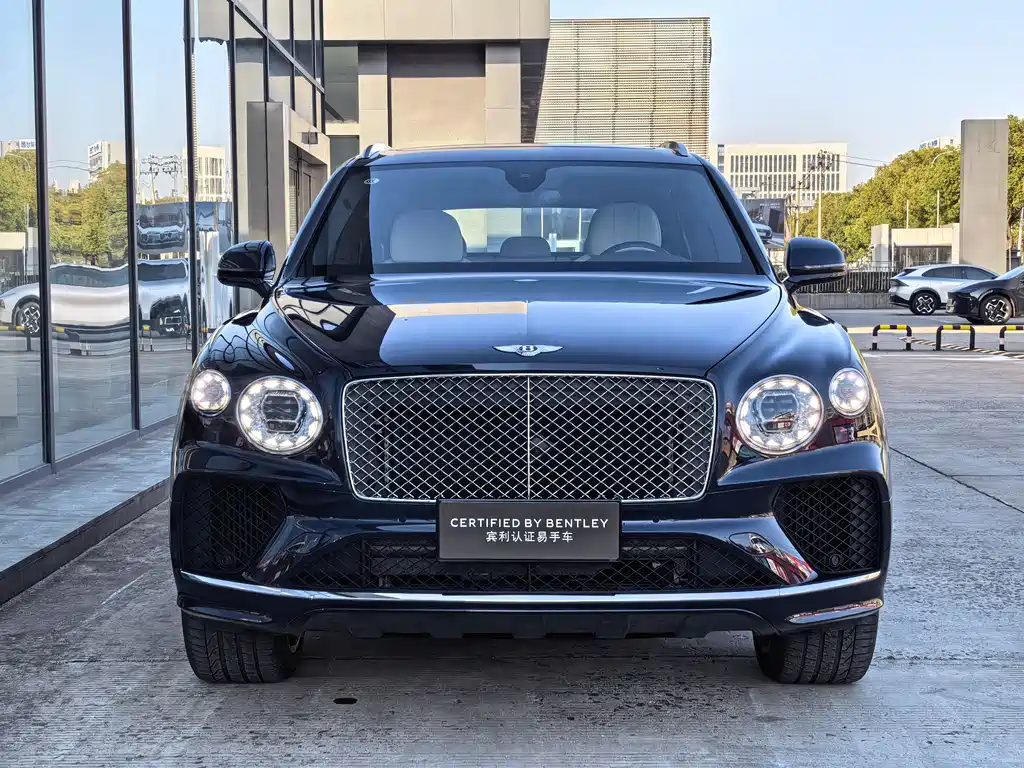 Bentayga 2024 4.0T V8 купить на сайте DeffCars