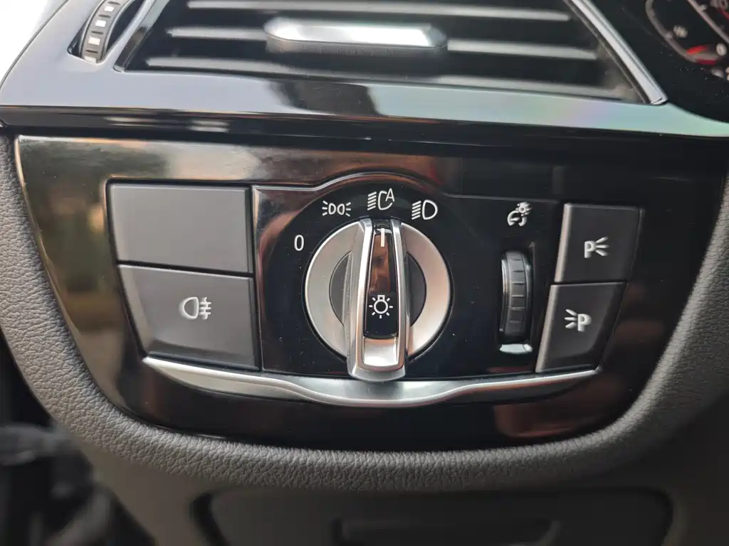BMW 5 Series 2021 530Li Leading Luxury Package купить на сайте DeffCars