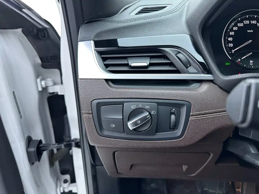 BMW X2 2021 sDrive25i M Off-Road Package купить на сайте DeffCars