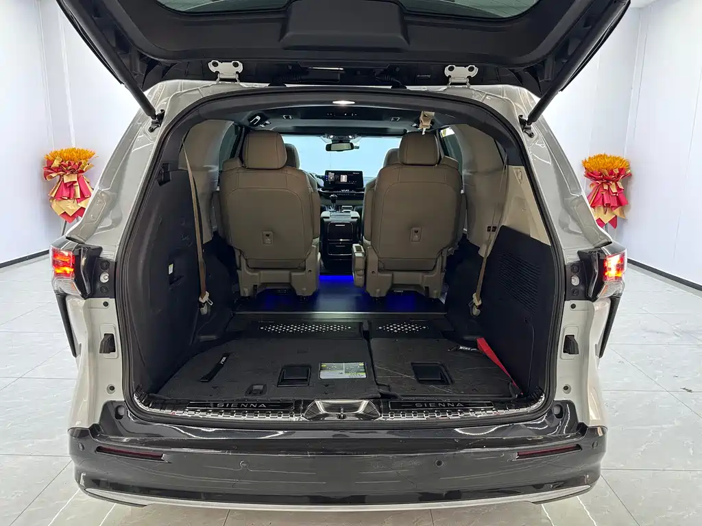 SIENNA 2021 2.5L Hybrid Deluxe Edition купить на сайте DeffCars