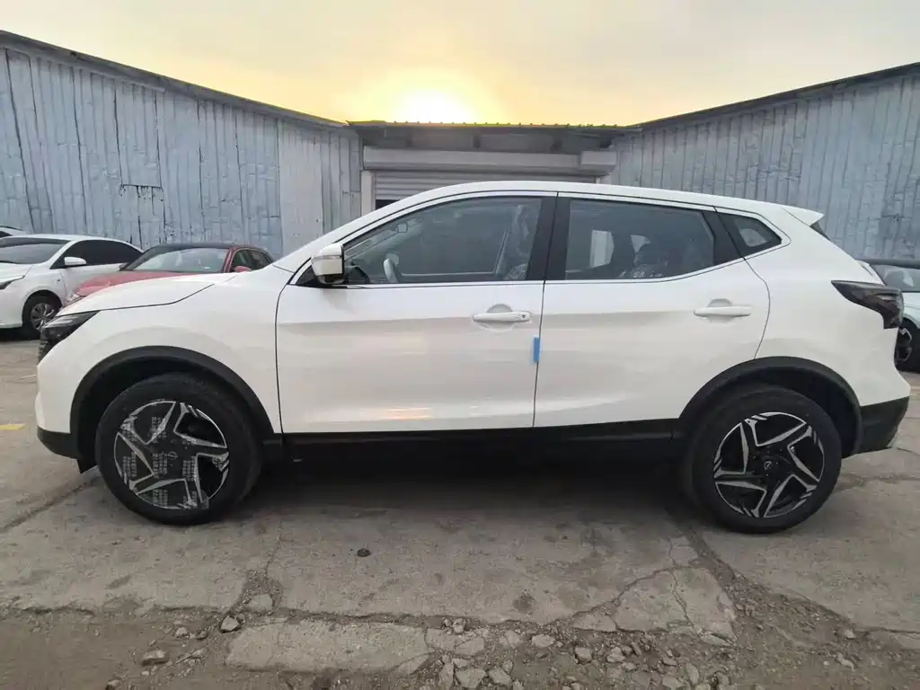 Qashqai 2025 Honor 2.0L CVT XV+ Leading Edition купить на сайте DeffCars