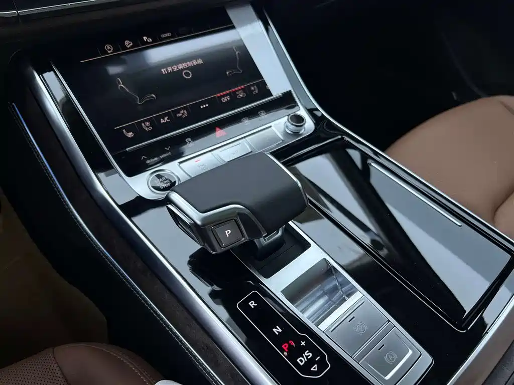 Audi Q7 2025 55 TFSI quattro S line sports купить на сайте DeffCars