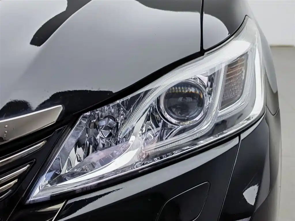 Crown 2018 2.0T Sports Edition купить на сайте DeffCars